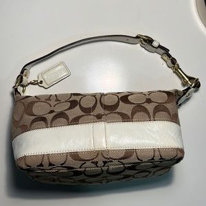 Coach signature handbag Do867-41642 in white